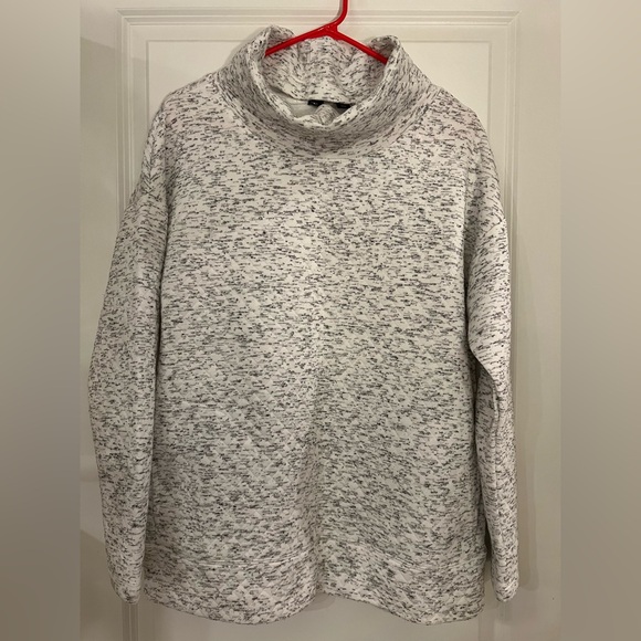 RBX Tops - RBX White/Gray Textured Knit Top